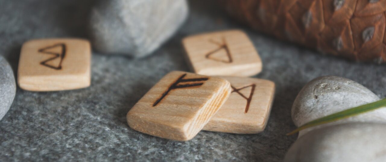 runes divinatoires